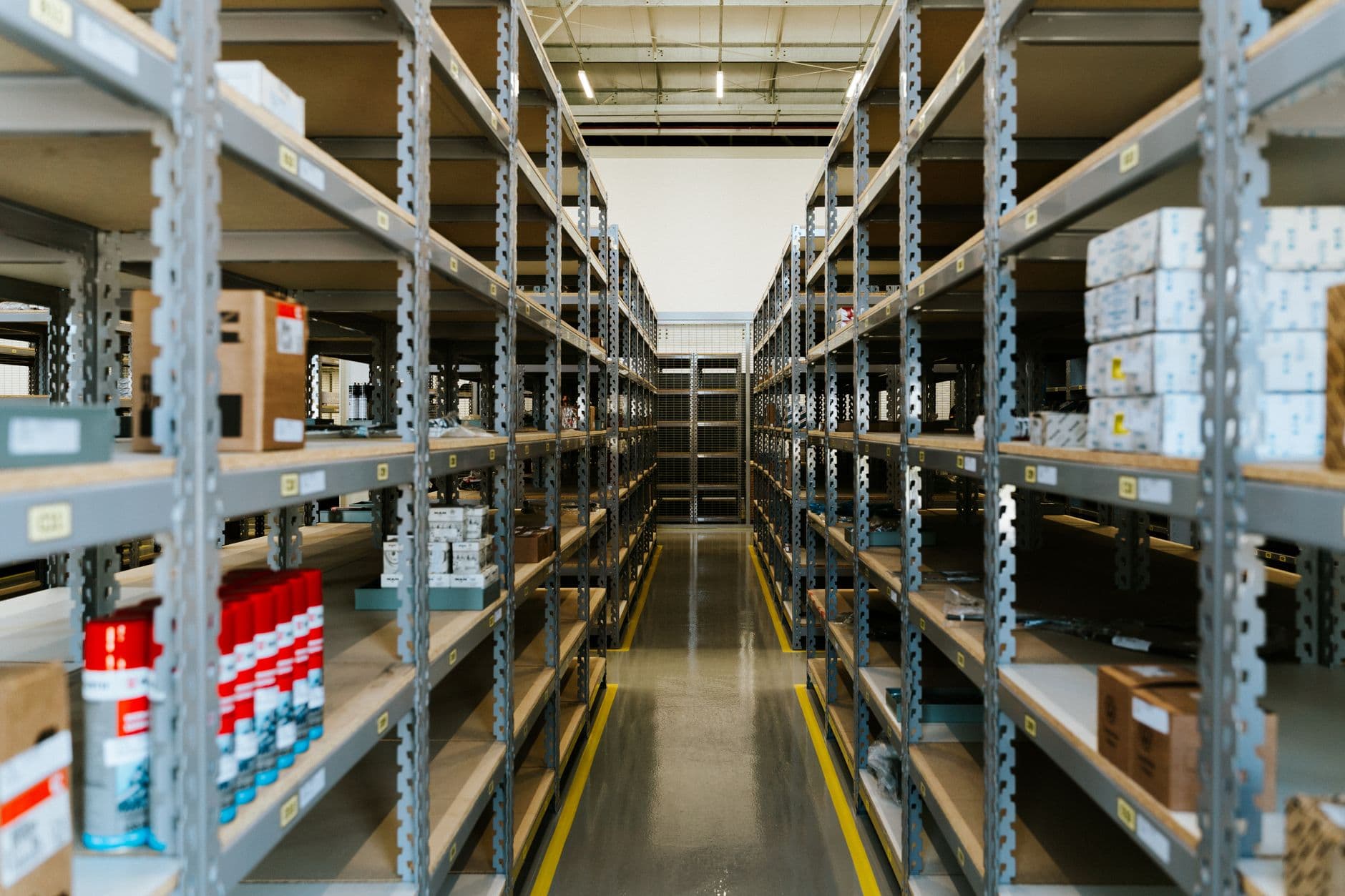 Automotive Parts Logistics 2025: Optimize JIT, Prevent Line Stoppages