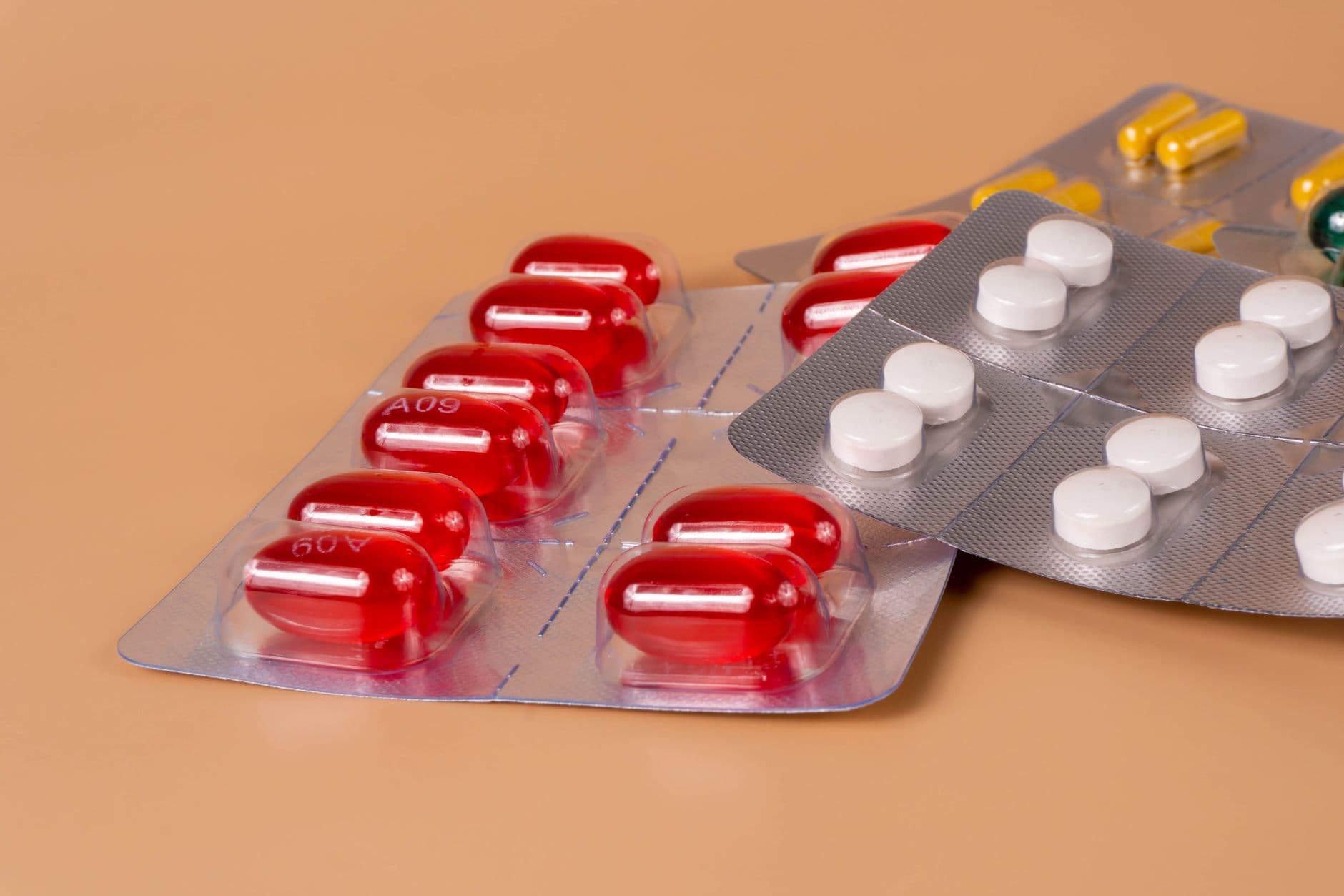 Pharma Supply Chain Security 2025: Combat Counterfeits & Theft