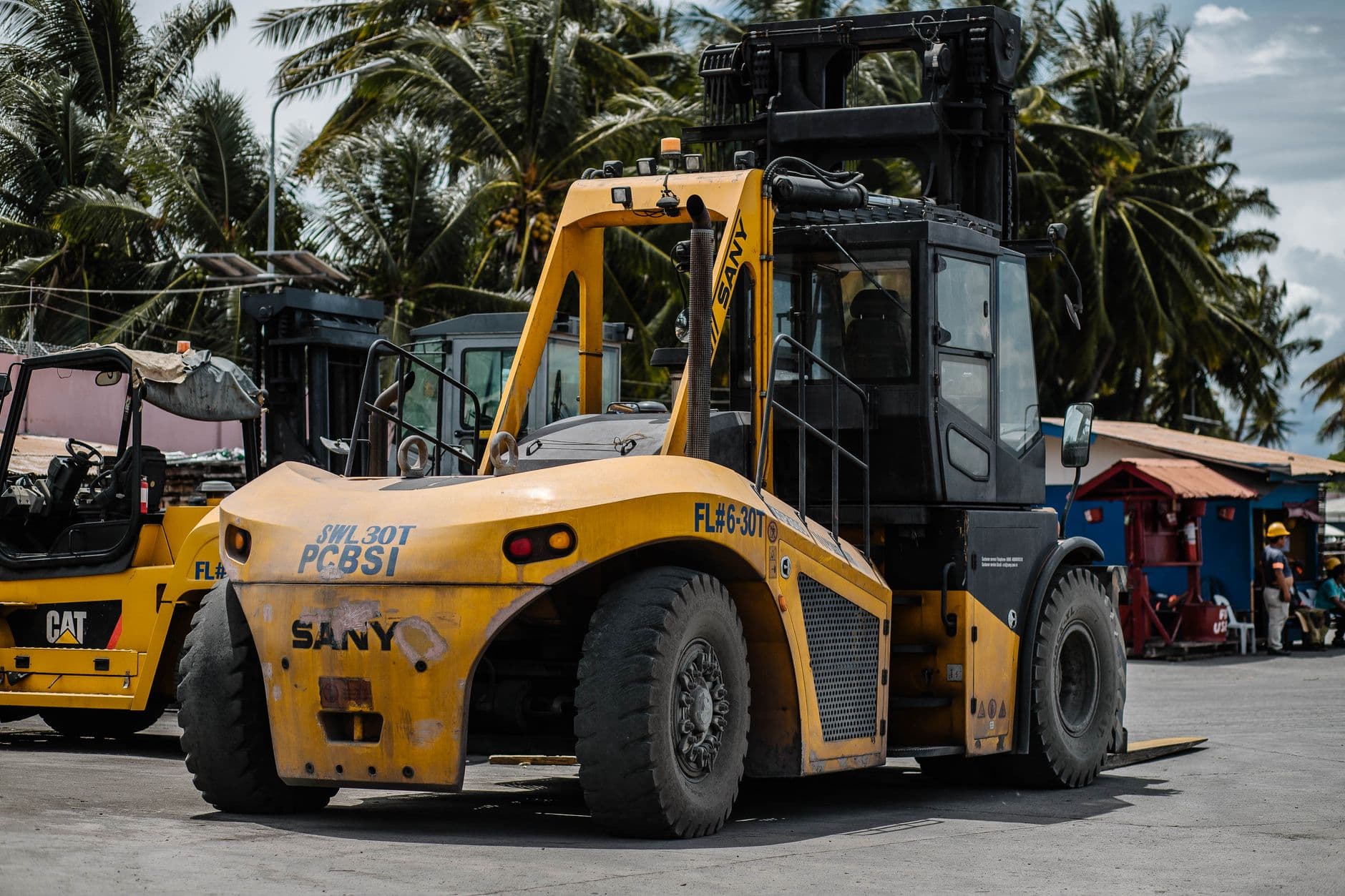 The 2025 FTL Capacity Crunch Playbook: Secure Your Loads Now