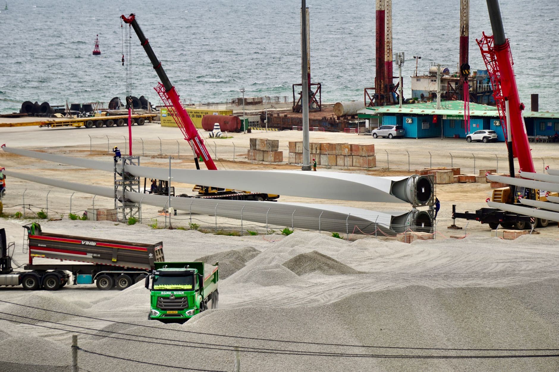 Renewable Energy Logistics: Oversize Costs & 2025 Expert Fix