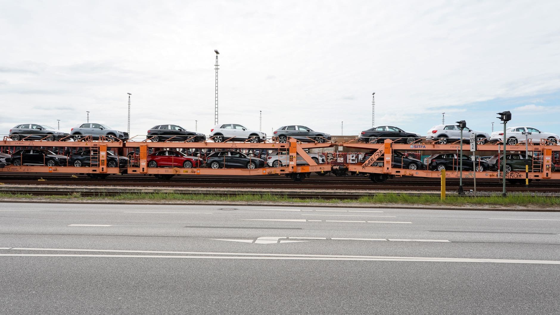 Used Car Transport Logistics 2025: Damage, Costs & The Loadly Fix