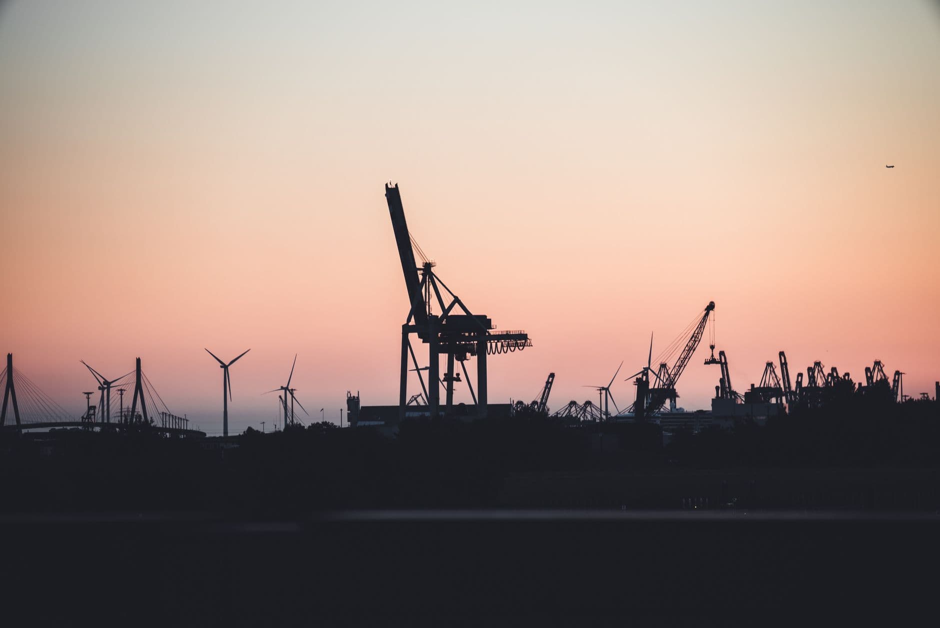 Port Ötürmə Optimizasiyası 2025: Dönmə vaxtını 30% azaldın
