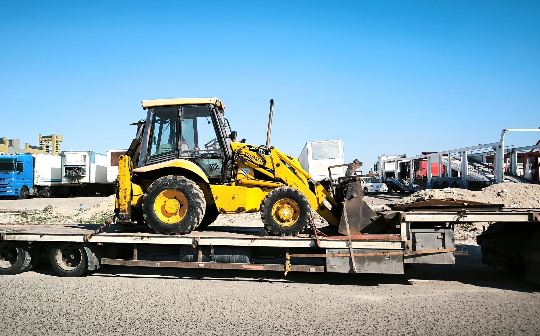 2025 Heavy Haul Logistics Playbook: Mastering Project Cargo & Oversized Loads