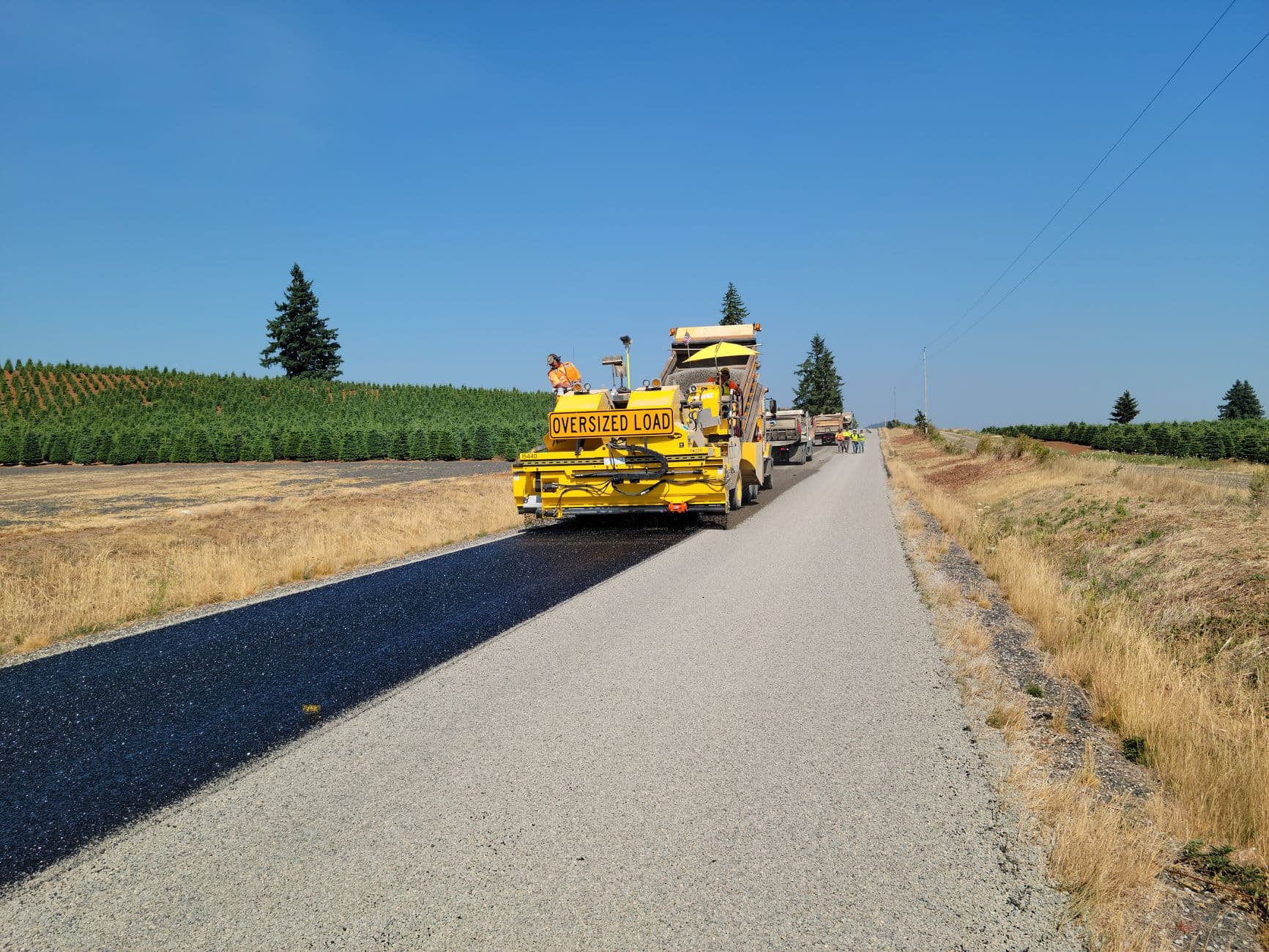 The 2025 Oversize Load Escort Rules Playbook: Avoid Fines & Secure Routes