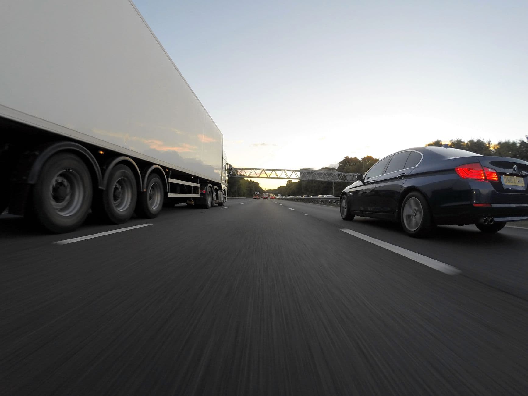 Exclusive Freight Lanes: Your 2025 Playbook for High-Paying Loads