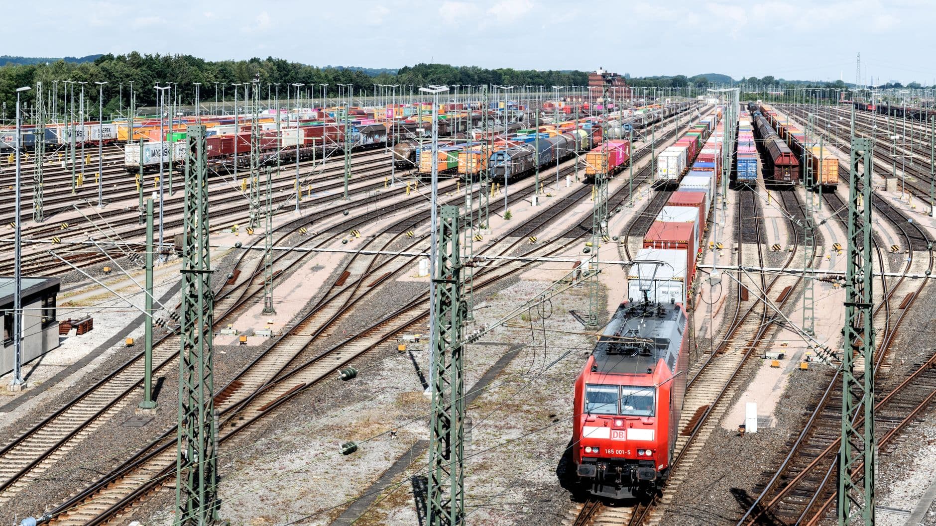 The 2025 Intermodal Network Playbook: Cut Costs 18% & Unlock New Markets