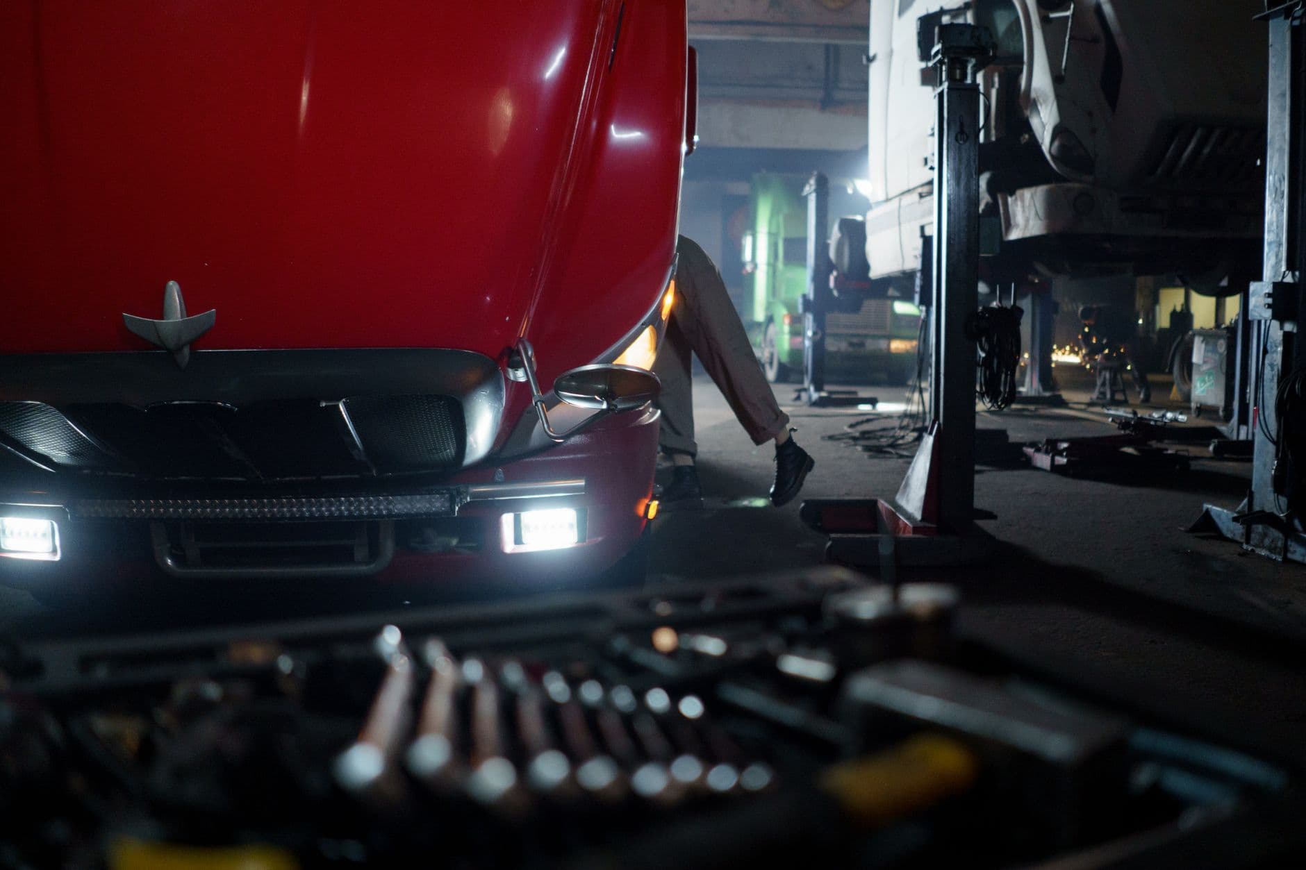 The 2025 Heavy-Duty Engine Maintenance Playbook: Extend Life & Cut Costs
