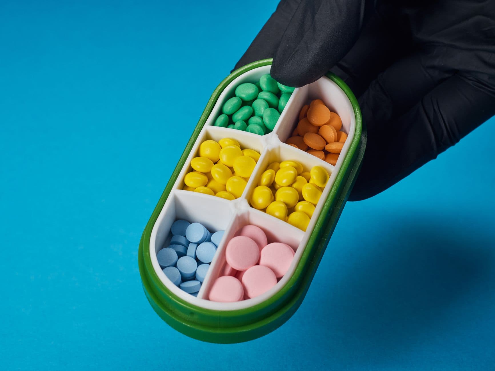 The 2025 Pharmacy Last-Mile Playbook: Compliance & Speed for Critical Deliveries