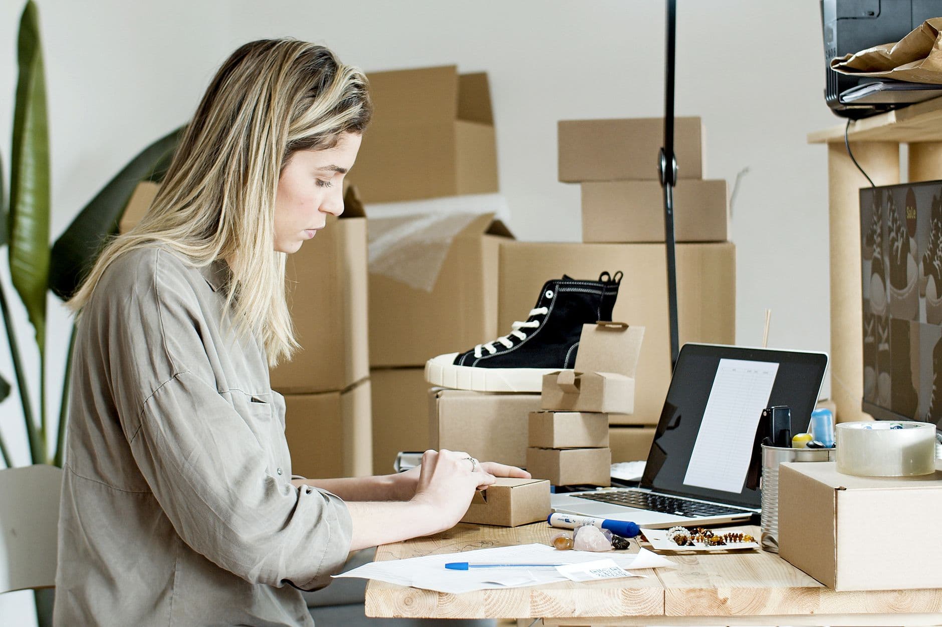 The 2025 Omnichannel Retail Logistics Playbook: Boost Sales, Cut Costs