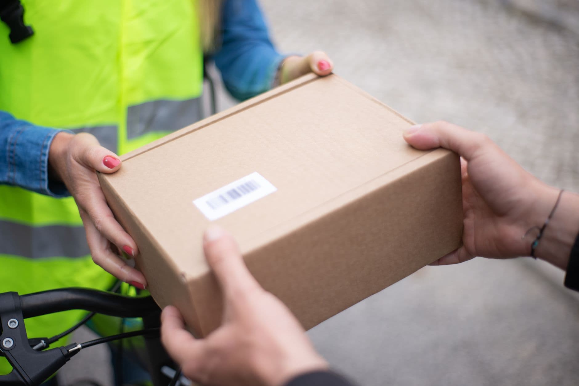 The 2025 E-commerce Shipping Integrations Playbook: Cut Costs & Boost Delivery Speed